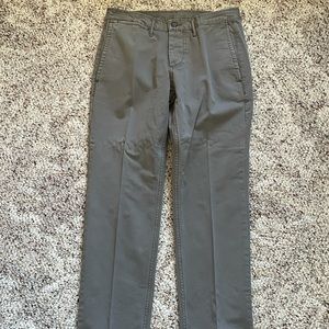 Men’s Gap 1969, slim fit light gray khakis, 28”x30”. Button fly. Good condition!